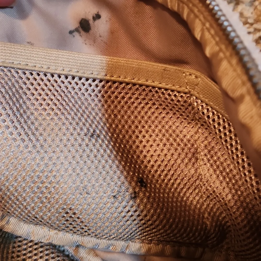 Lululemon Athletica Tan Sherpa Belt Bag - Picture 7 of 11